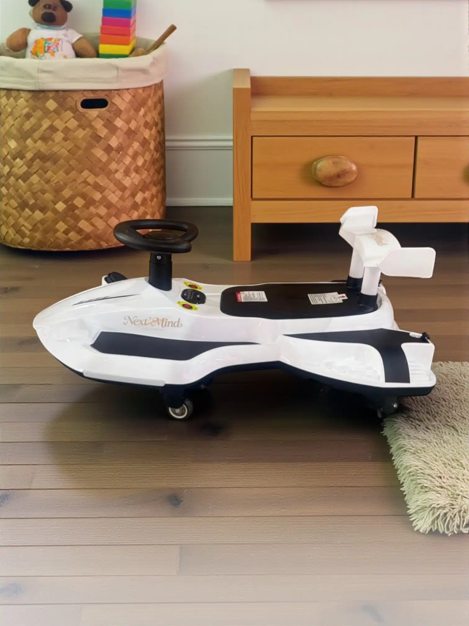 ELEKTRISK RIDE-ON CAR - med vandbaseret røg-effekt, der giver legen et ekstra visuelt element - Billede 2