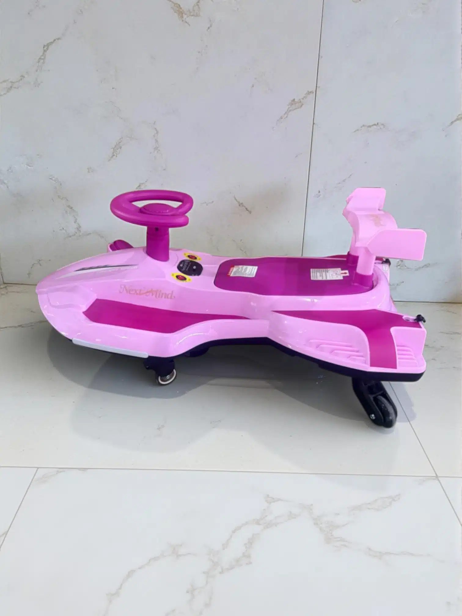 ELEKTRISK RIDE-ON CAR - med vandbaseret røg-effekt, der giver legen et ekstra visuelt element - Billede 2
